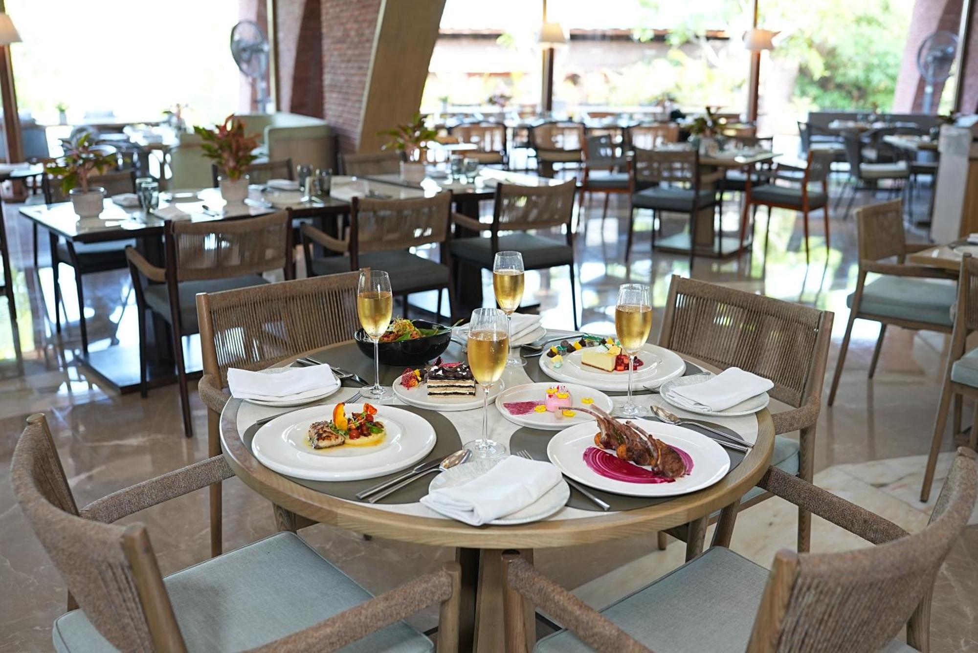 The Westin Sohna Resort & Spa Gurgaon Exterior foto